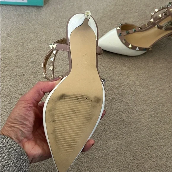 Heels - Picture 5 of 8